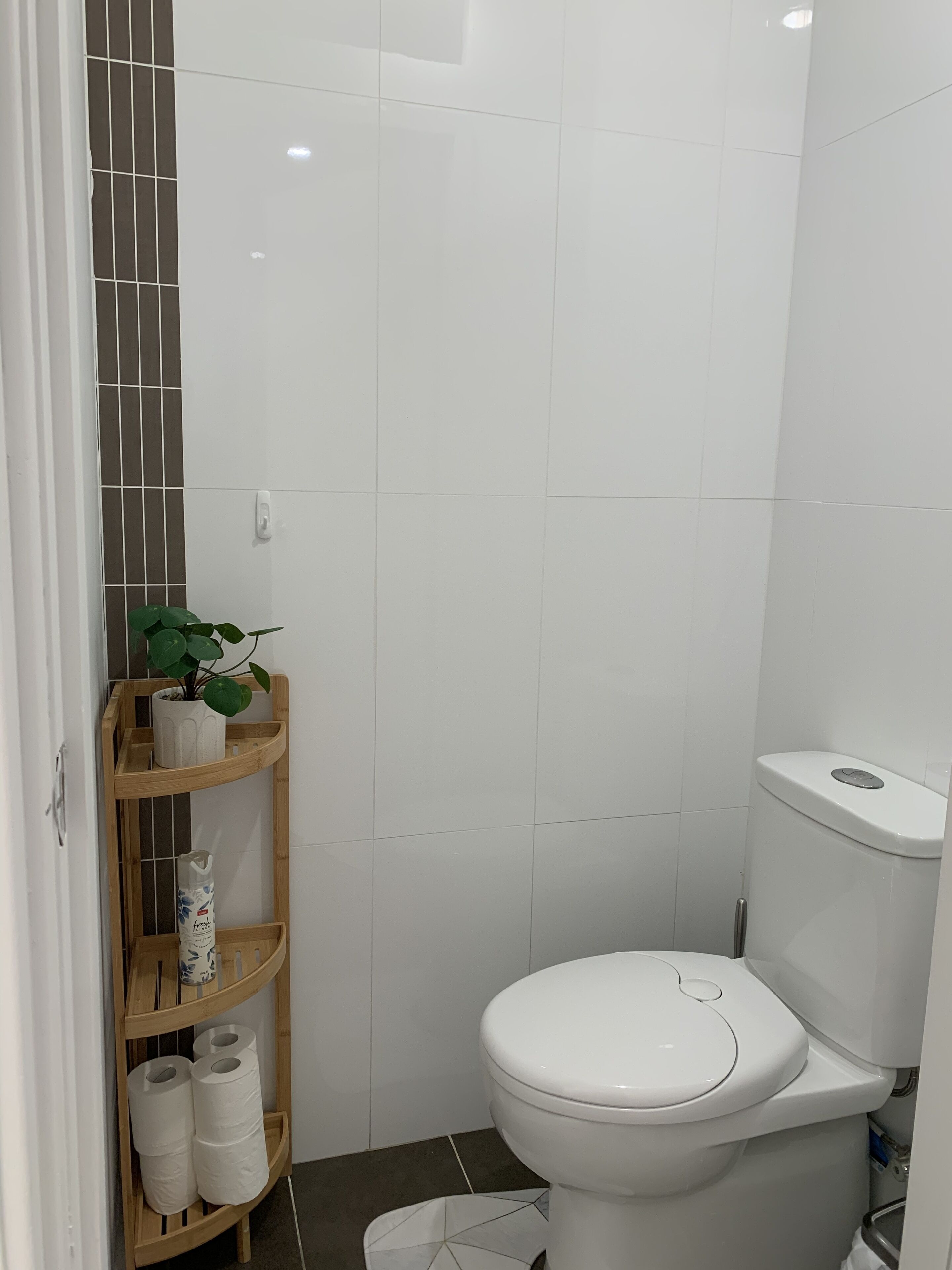 Cozy 3BR+ free dryer+ free parking-lockable front gate — image 19