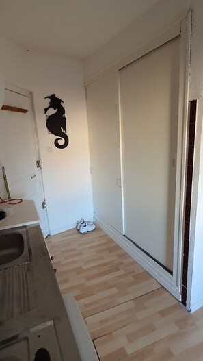 Interior - Small apartment downtown Beziers (Béziers)