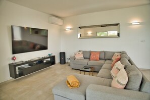 Smart TV, stereo