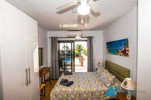 4 slaapkamers, een kluis op de kamer, een strijkplank/strijkijzer