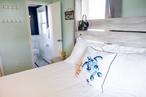 5 bedrooms, desk, iron/ironing board, free WiFi