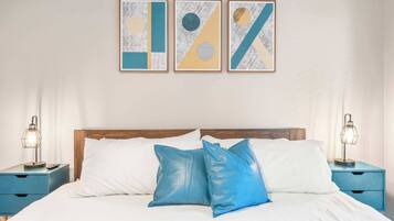 2 Schlafzimmer, Betten mit Memory-Foam-Matratzen, Schreibtisch
