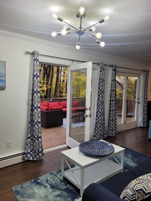 Smart TV, chimenea y tenis de mesa 