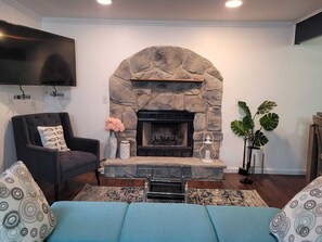 Smart TV, chimenea y tenis de mesa 