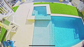 Piscine extérieure, piscine chauffée