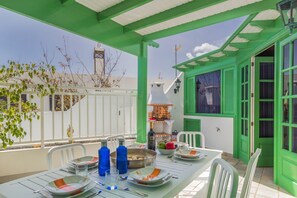 Outdoor dining - Villa 4 Dormitorios con Piscina y BBq Privada (Tías)