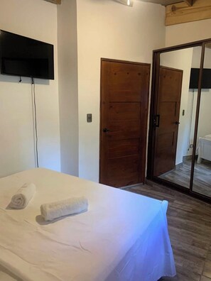 6 Schlafzimmer, Bügeleisen/Bügelbrett, Internetzugang, Bettwäsche