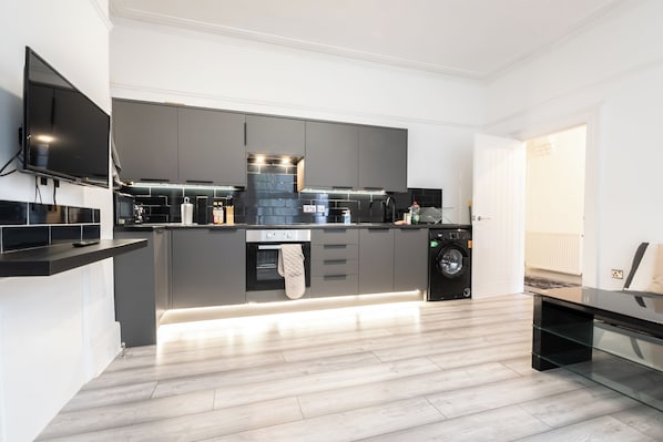 Fridge, microwave, oven, stovetop