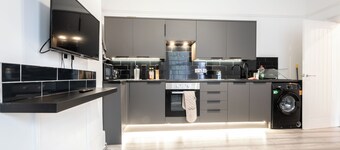 Newly Renovated 2 Bed Ground Floor Apartment