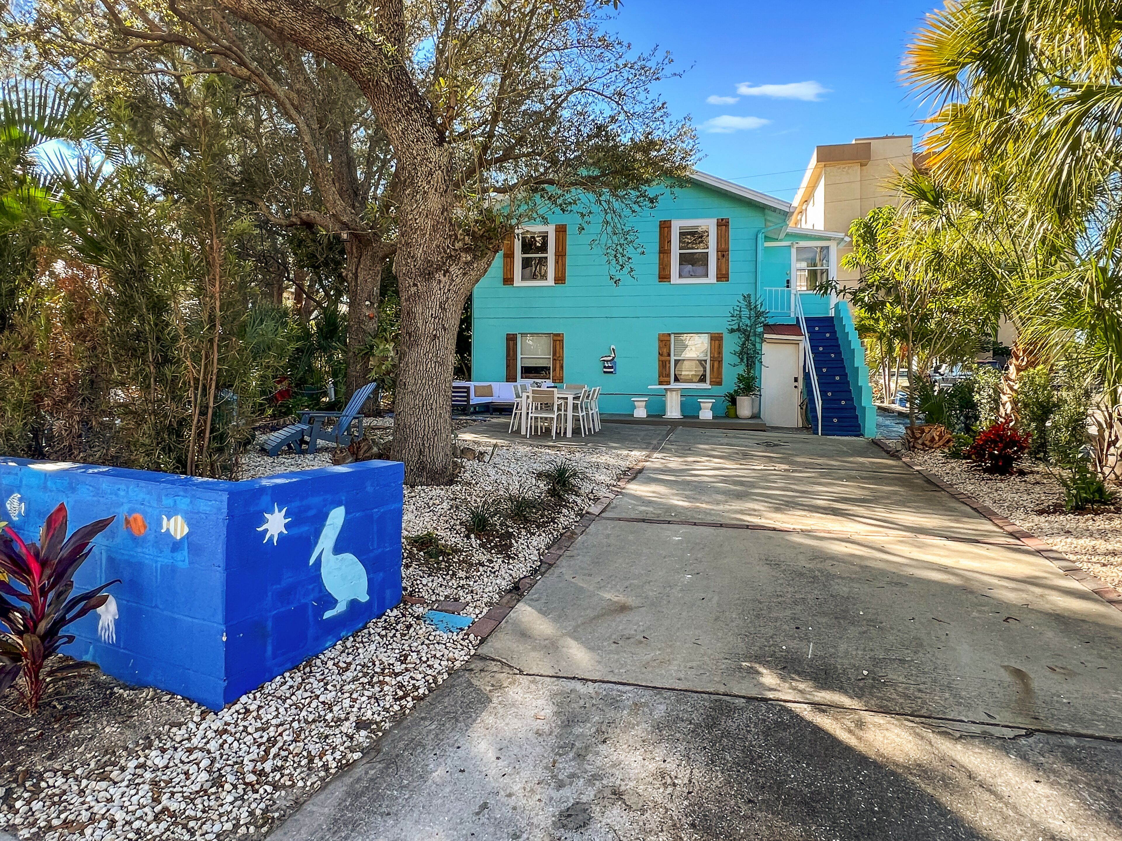 Remodeled beach house — Steps to the beach!