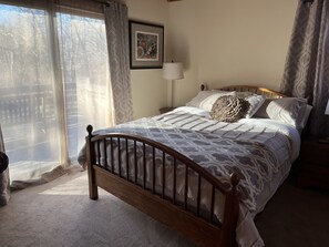 3 chambres, bureau, fer et planche à repasser, lit parapluie