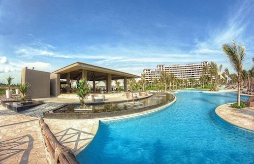 Luxury apartment in Acapulco diamond