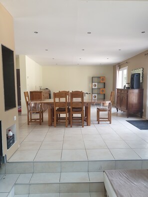 Dining - Villa with private pool and jacuzzi, lovely view (Herry)