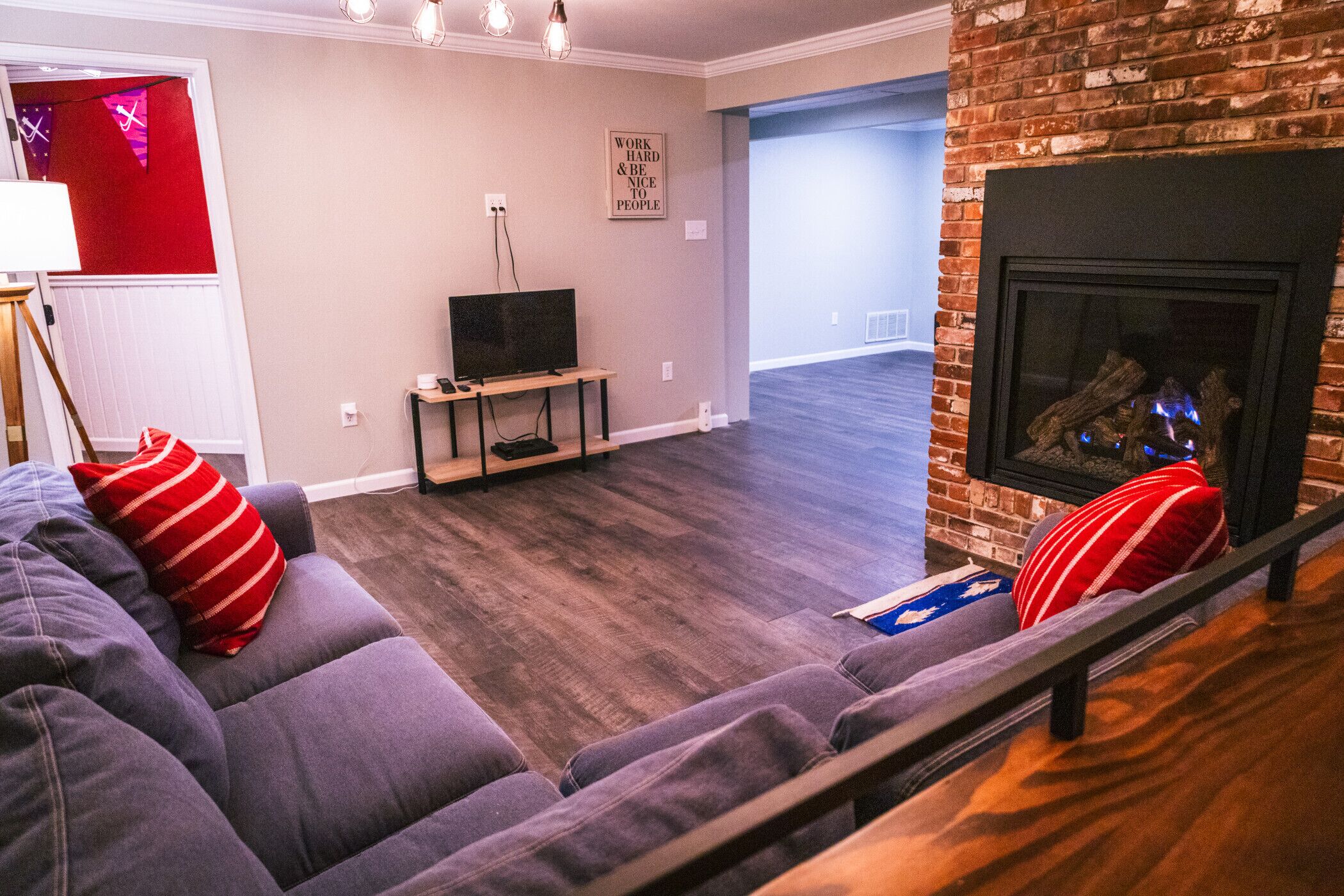 Smart TV, fireplace, DVD player