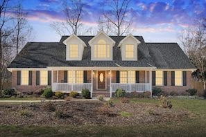 Exterior - Fantastic Cottage with big backyard near the city (Greensboro)