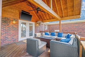 Terrace/patio - Fantastic Cottage with big backyard near the city (Greensboro)
