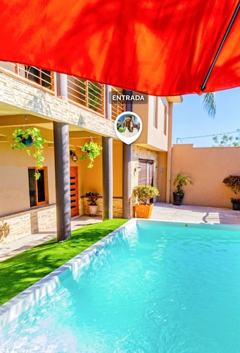 Casa estilo California a 15 min de la Isla San Marcos y a 5 min. Del sabinal.