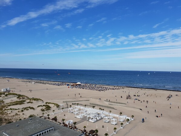 In StrandnĂ€he, LiegestĂŒhle