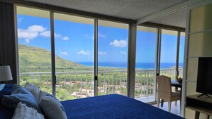 1 bedroom, desk, iron/ironing board, free WiFi - King size Bed, 1BR condo, Makaha Valley, with Mtn and Ocean views (Waianae)