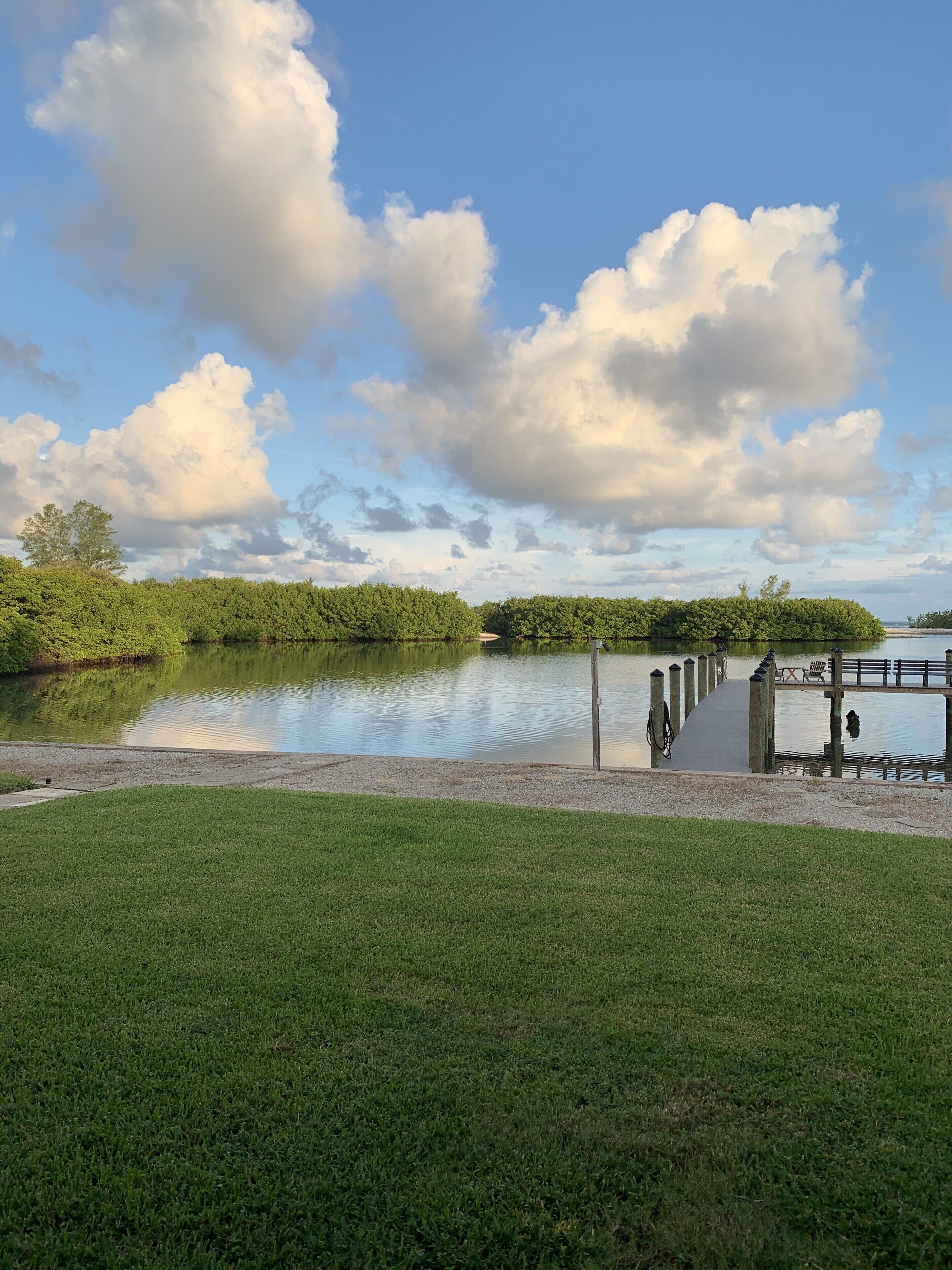 Charming 1 bedroom on Longboat Pass with dock
