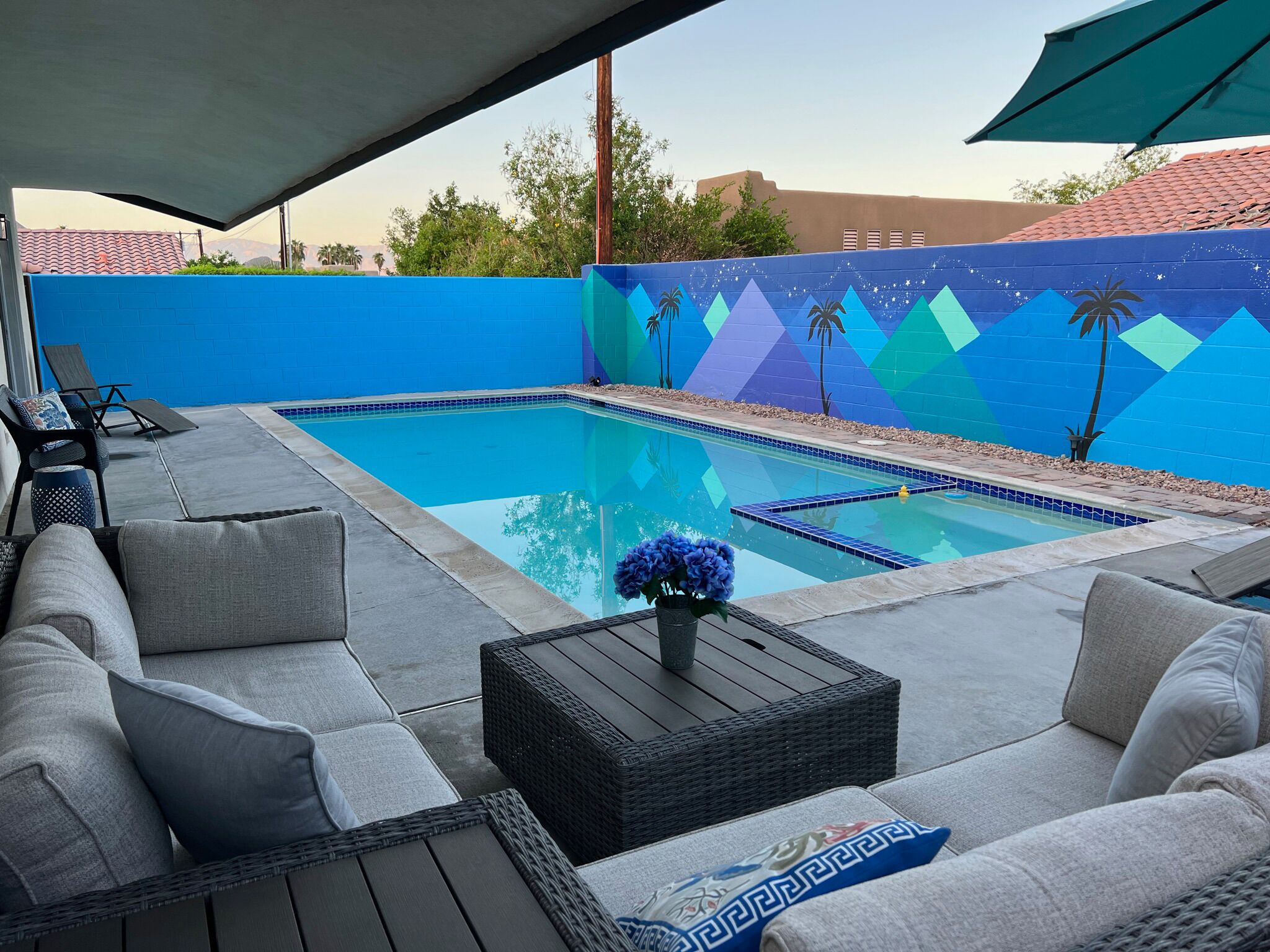 Peaceful paradise, mountain views, pool, spa, dog ok! Work or play!