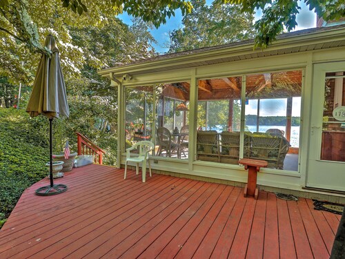 Spectacular waterfront cottage on the most beautiful lake in CT's 'Quiet Corner'
