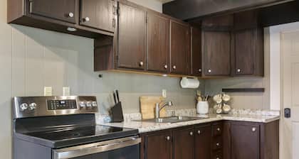 COZY🏡CABIN NEAR⛰BRIAN HEAD☀️ZION🌄BRYCE CANYON 🏞WITH📡Wi-Fi 🐶 PET FRIENDLY