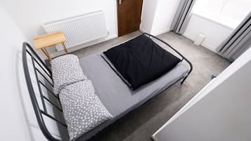 5 bedrooms, Egyptian cotton sheets, laptop workspace, WiFi