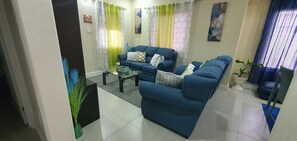 Smart TV, ping pong - Quiet and Cozy Home Away From Home. (Lucea)