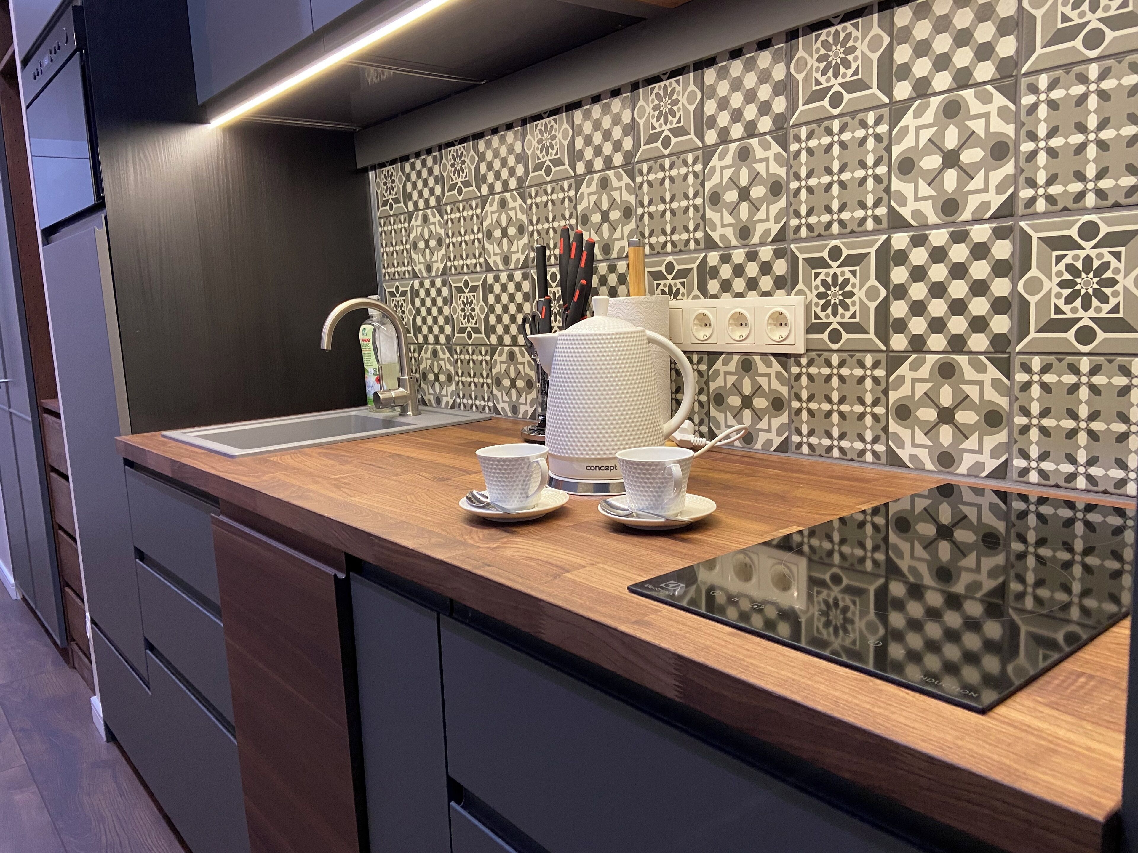 冰箱、微波炉、烤箱、炉灶