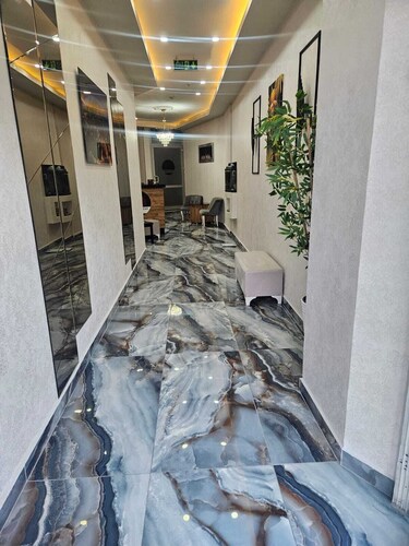 Pointbreak Hotel