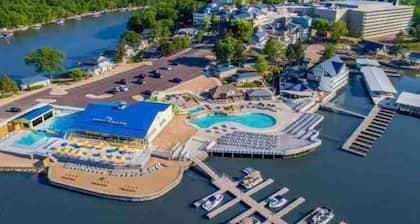 Tan-Tar-A #6132 - Lake view, minutes from Margaritaville and pool bars!