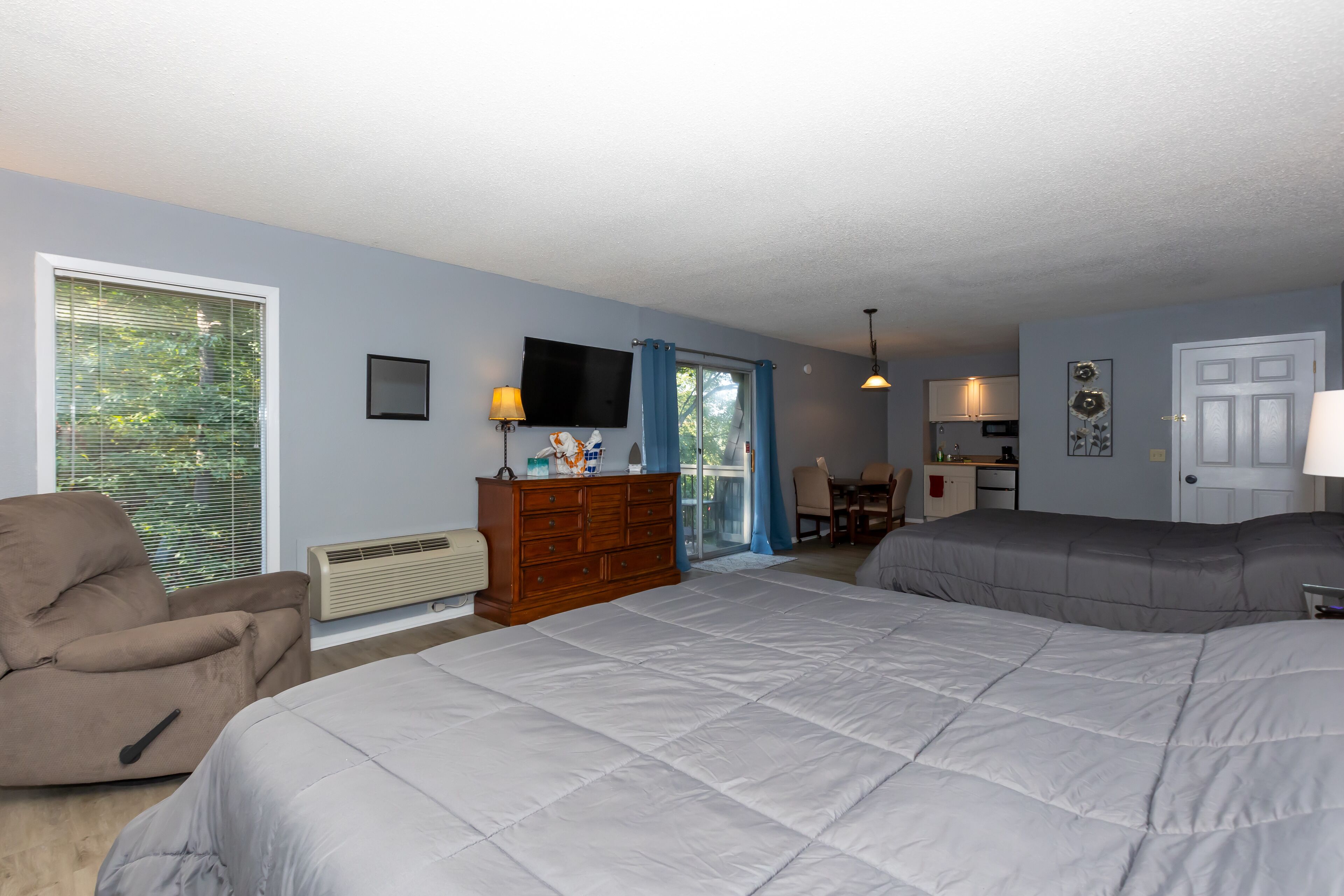 1 chambre, fer et planche à repasser, Wi-Fi, draps fournis