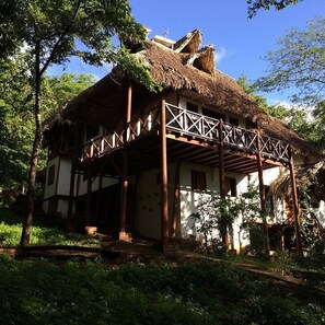 Exterior - Tuani Lodge offers an affordable and unique experience of lodging in the wild. (Gigante)