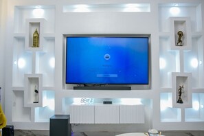 Interior - Coker beautiful 3bedroom with swimming pool (Lekki)