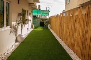 Property grounds - Coker beautiful 3bedroom with swimming pool (Lekki)