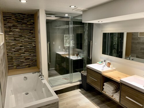 Zen2 Stylish Modern/Rustic Apartment in the Heart of Nature