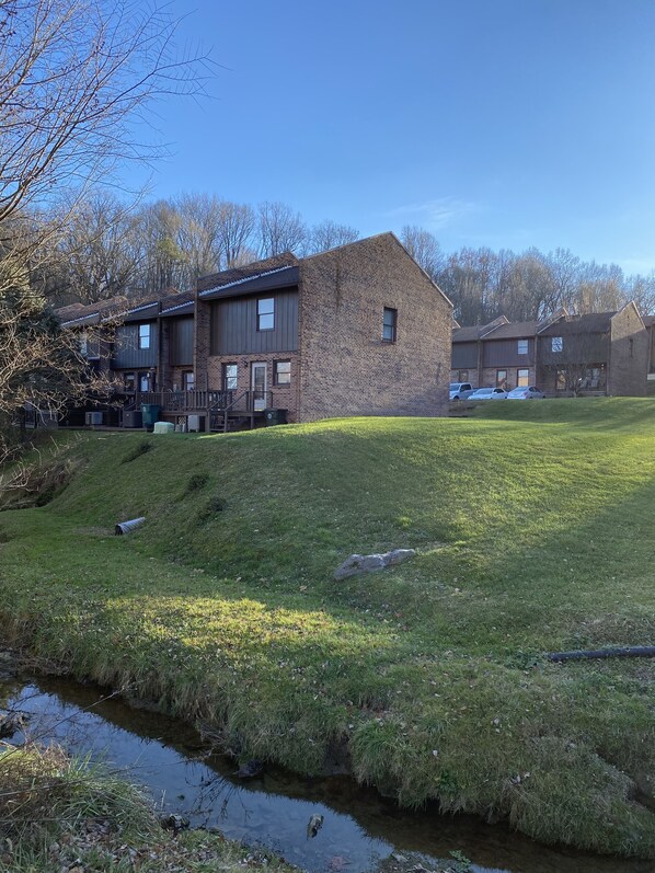 Exterior - Central Bristol Condo - 3 min from downtown and the casino! (Bristol)