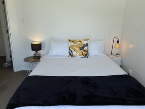 4 chambres, fer et planche à repasser, accès au Wi-Fi (inclus)