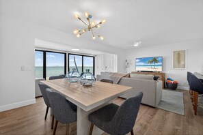Dining - Bayfront Bliss on Sanibel - Brand-New Renovation, Dolphins at Your Door (Sanibel)