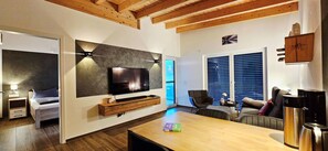 تلفزيون ذكي