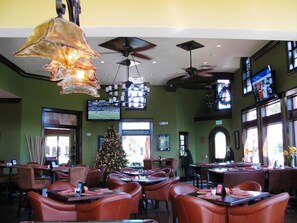Dining - Enjoy This Tropical Getaway with a Full Service Village in Southern Naples! (Naples)
