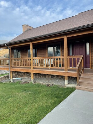 Exterior detail - Barnhouse at Slip & Slide Ranch (Gardiner)