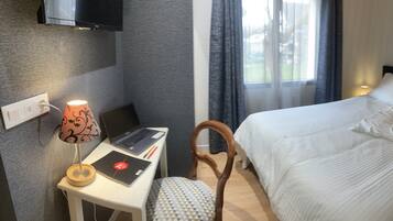 1 slaapkamer, een strijkplank/strijkijzer, gratis wifi, beddengoed