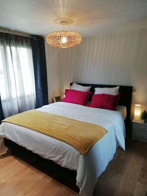 3 habitaciones, tabla de planchar con plancha y wifi gratis 