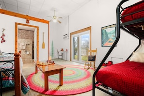 4 Schlafzimmer, Bügeleisen/Bügelbrett, kostenloses WLAN, Bettwäsche