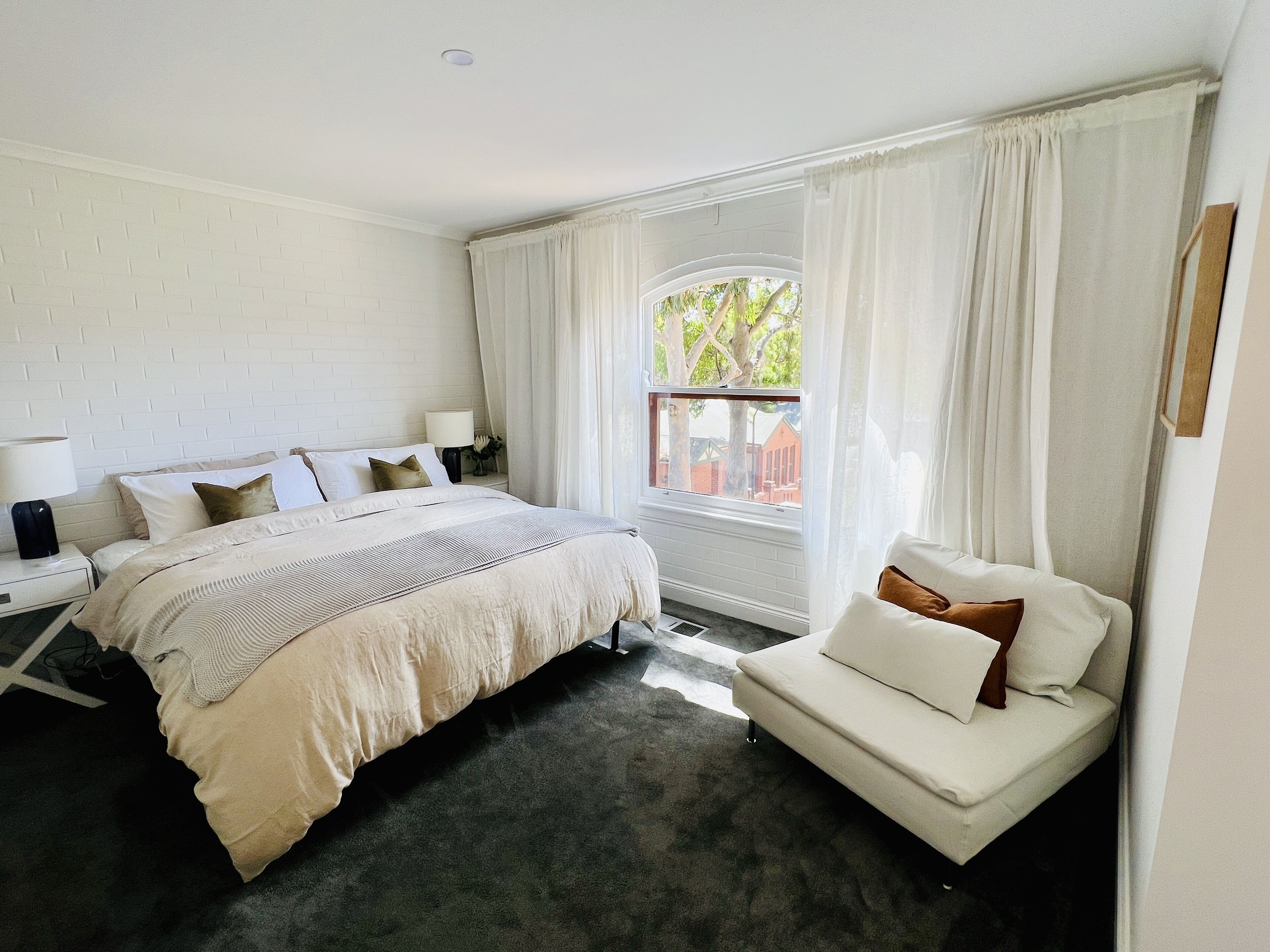 Manhattan Style 3 storey Luxury in St Peters — image 15