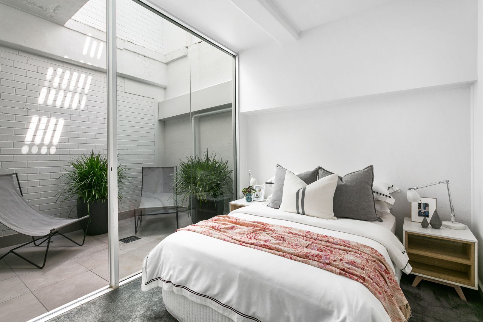 Manhattan Style 3 storey Luxury in St Peters — image 17