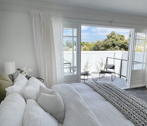 4 bedrooms, iron/ironing board, travel cot, free WiFi