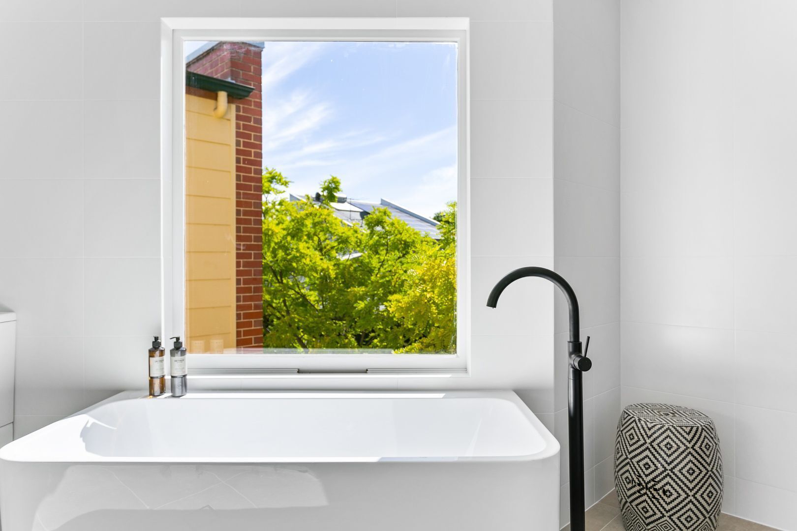 Manhattan Style 3 storey Luxury in St Peters — image 16